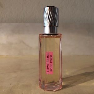 VIKTOR&ROLF FLOWERBOMB Rose Twist Oil